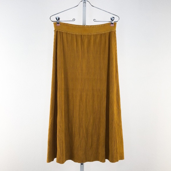 Foxiedo Dresses & Skirts - Foxiedox Mustard Yellow Velvet Midi Skirt, NWT